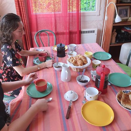 Domi Et Les Chats Barbezieres Exterior photo